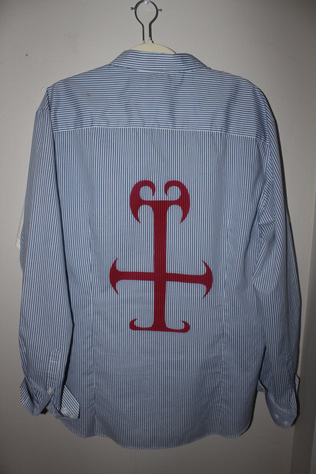 01 BUTTON UP